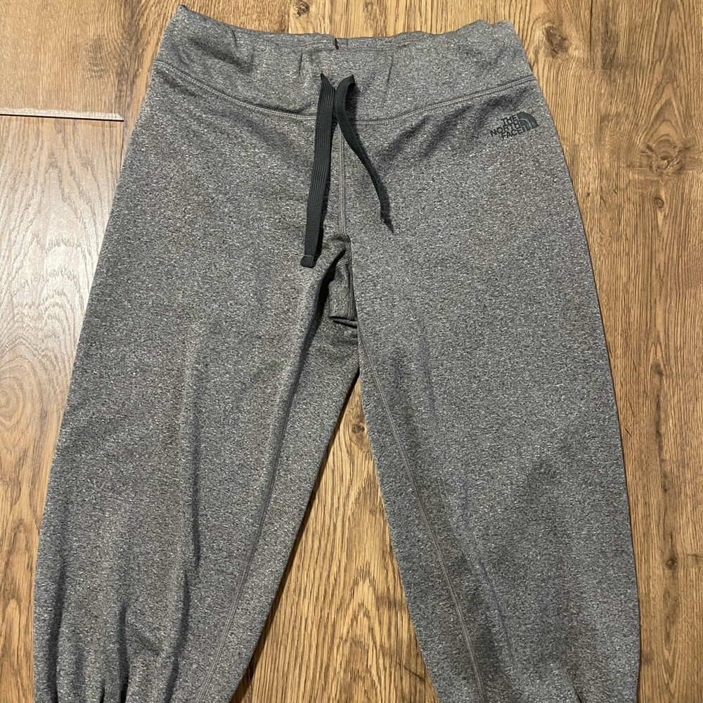 The North Face Womens cropped Capri Athletic Workout Sweats Pants Size S